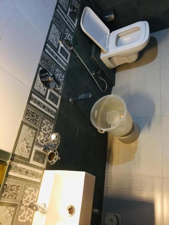 Hotel Kf Residency ムンバイ エクステリア 写真